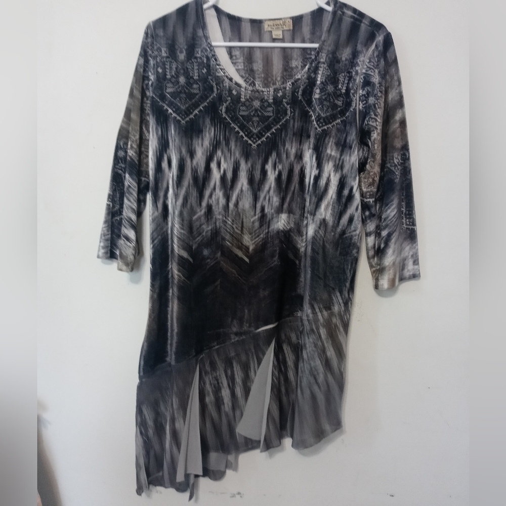 One World 3/4 Sleeve Silver Crushed Velvet Uneven hem Southwestern Print Tunic